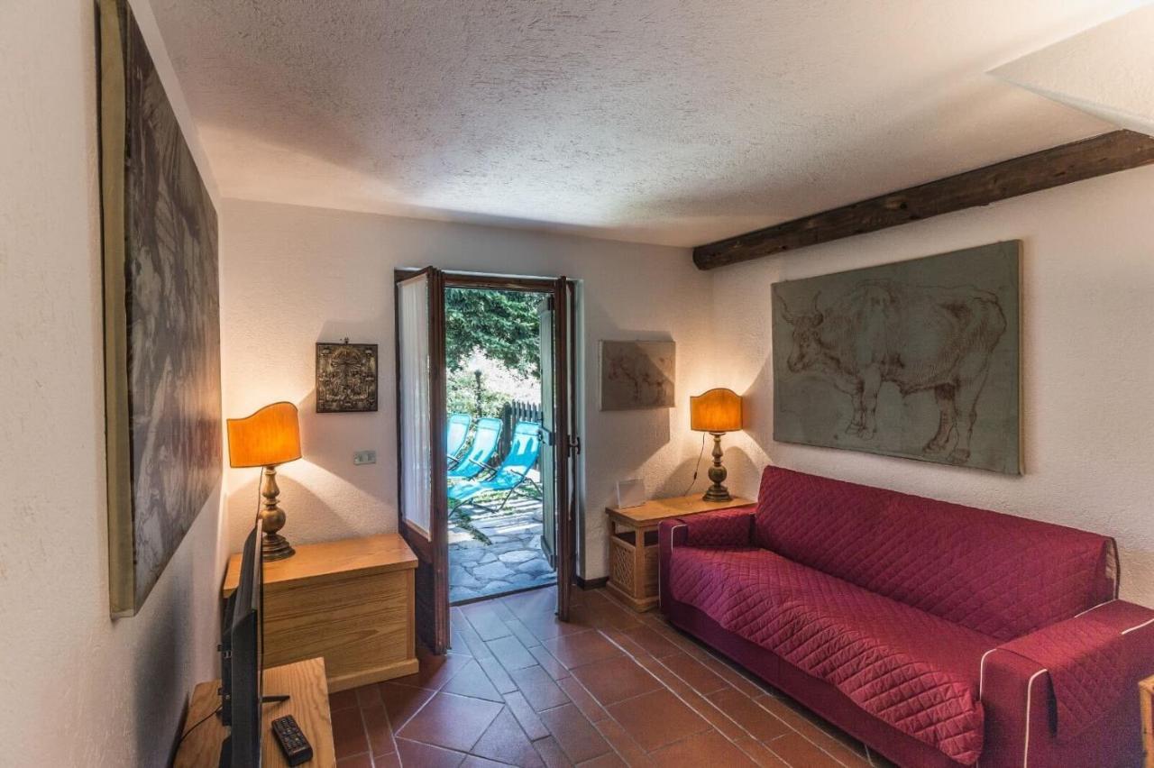 Altido Charming Apartments With Mountain Views And Green Backyard In Verrand Exterior photo