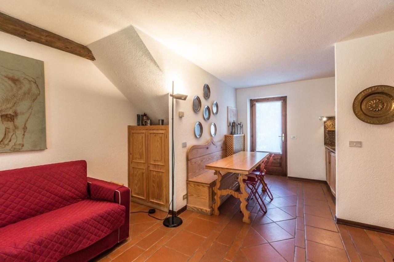 Altido Charming Apartments With Mountain Views And Green Backyard In Verrand Exterior photo